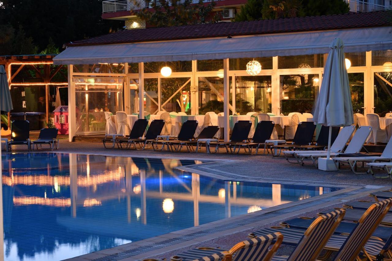 Trílofon Four Seasons Hotel מראה חיצוני תמונה