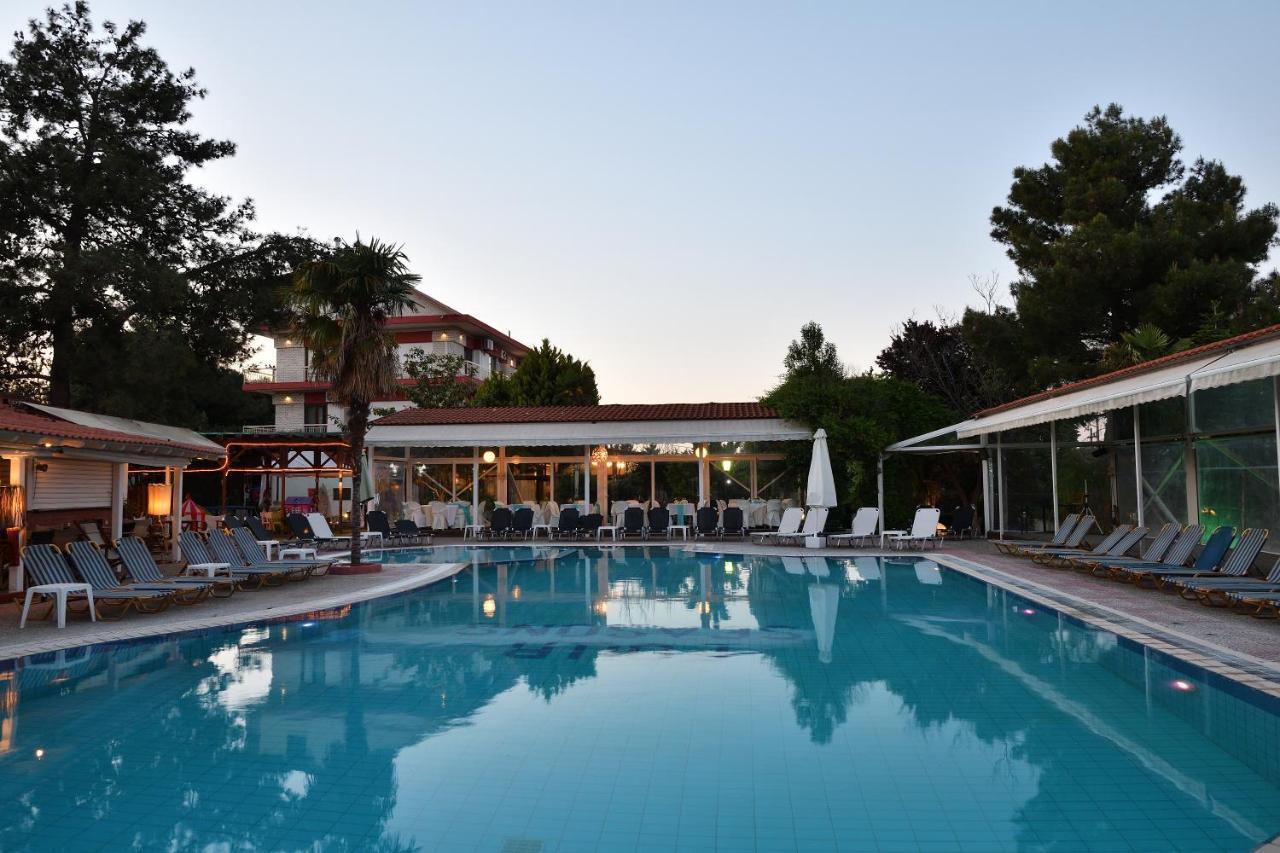 Trílofon Four Seasons Hotel מראה חיצוני תמונה