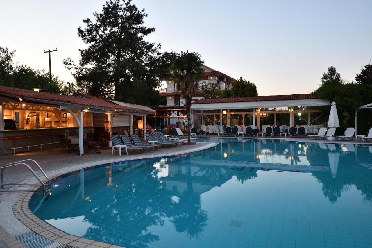 Trílofon Four Seasons Hotel מראה חיצוני תמונה