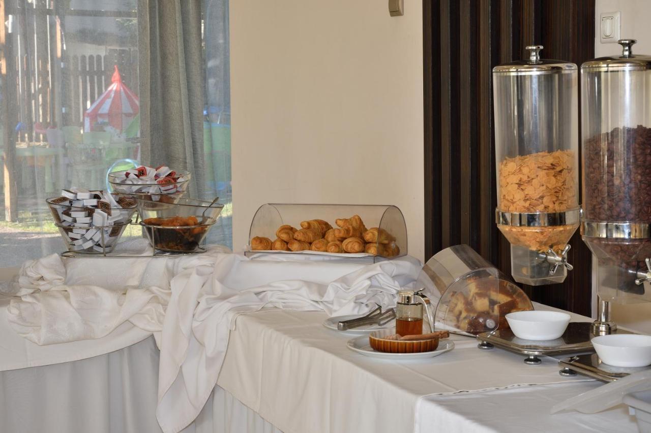 Trílofon Four Seasons Hotel מראה חיצוני תמונה